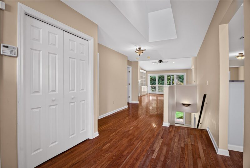 329 Hidden Falls Ct — photo 4