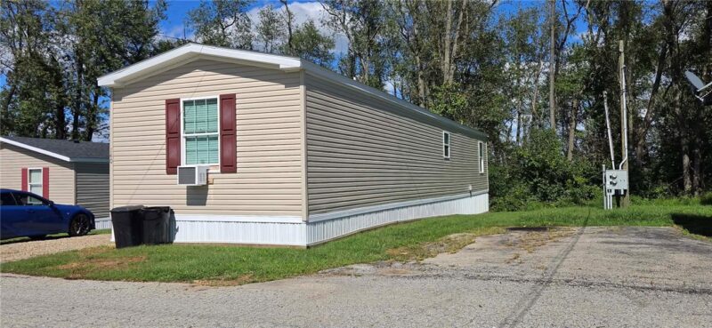 140 Roundtop Cir — photo 3