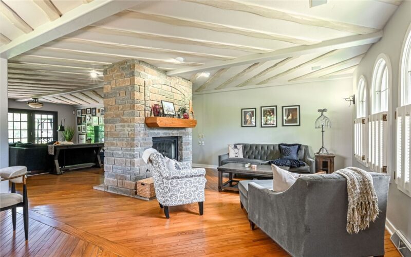 302 Ashbury Ct — photo 7