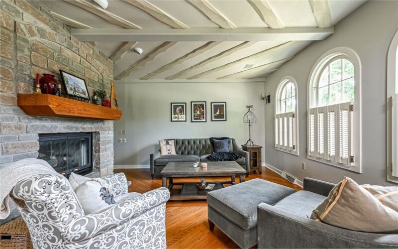 302 Ashbury Ct — photo 8