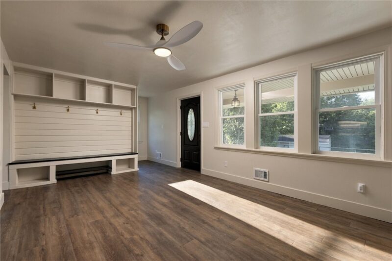 817 Victory Rd — photo 3