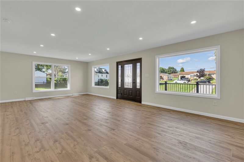 1289 Chestnut St — photo 4