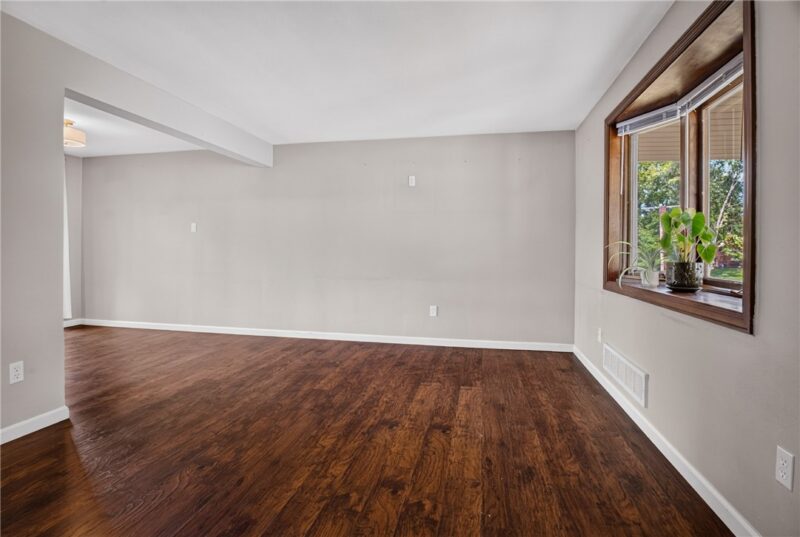 106 Susan Dr — photo 4