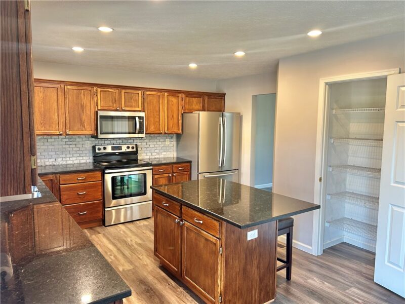 114 Majestic Dr — photo 8