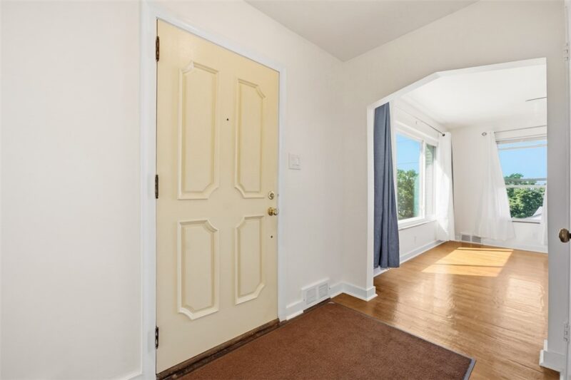 18 Solar Dr — photo 4