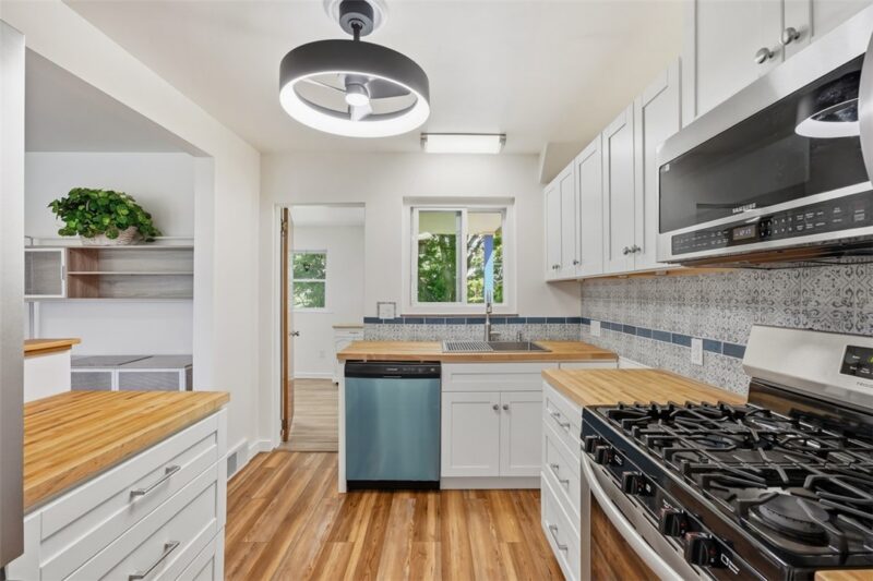 18 Solar Dr — photo 8