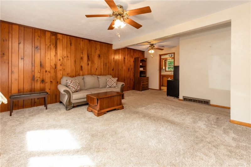 649 N Liberty Rd. — photo 8