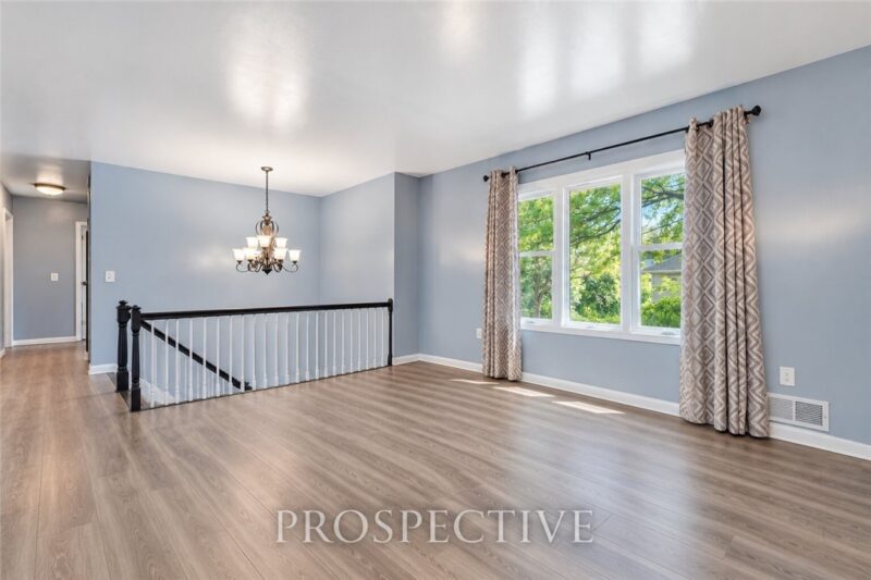 11 Pine St — photo 2