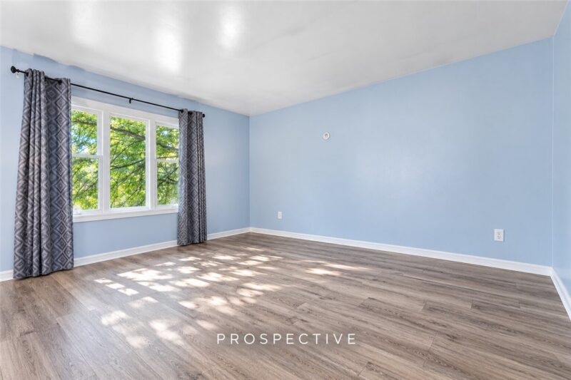 11 Pine St — photo 3