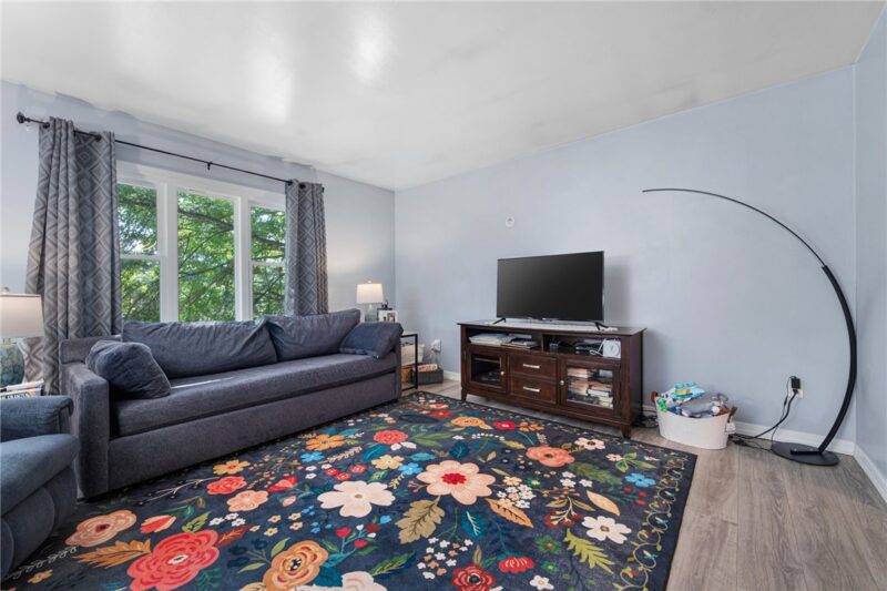 11 Pine St — photo 4