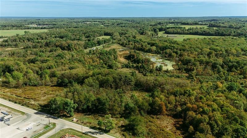 1039 Perry Hwy — photo 4