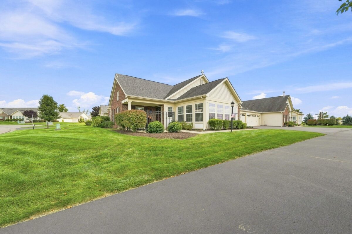 2112 Southview Dr — photo 1