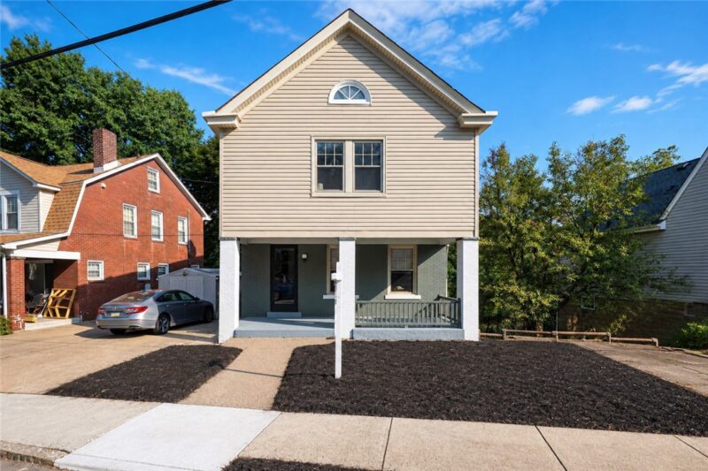 641 Center Ave — photo 2