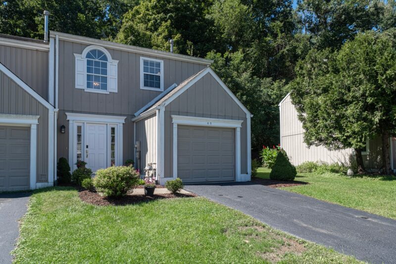65 New London Lane