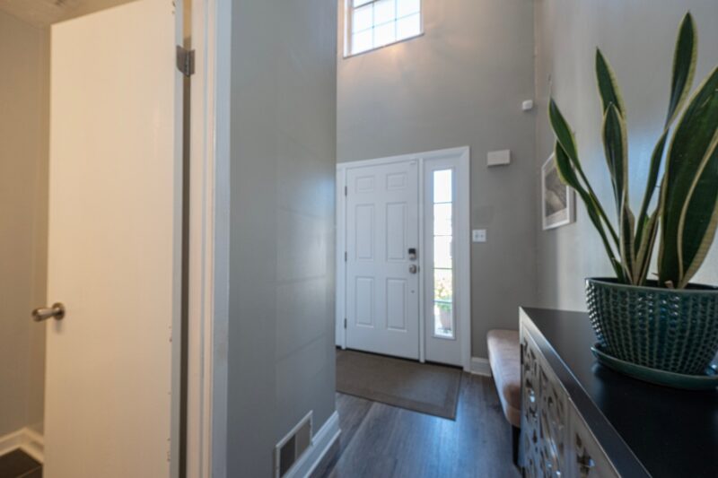 65 New London Lane — photo 3
