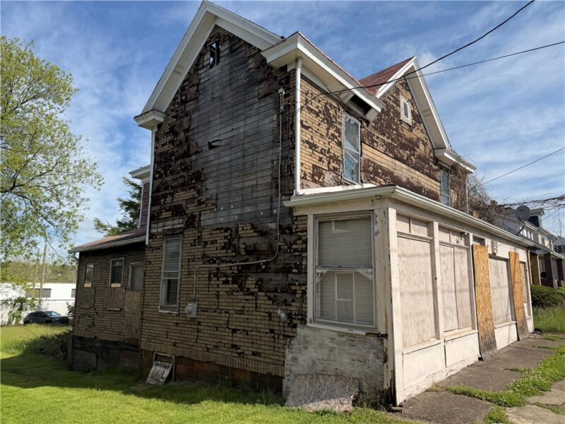 221 N Gallatin Ave — photo 5