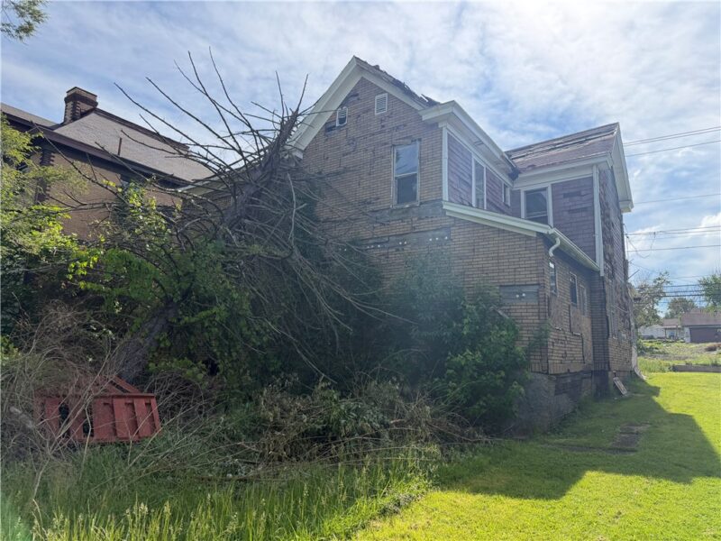 221 N Gallatin Ave — photo 7