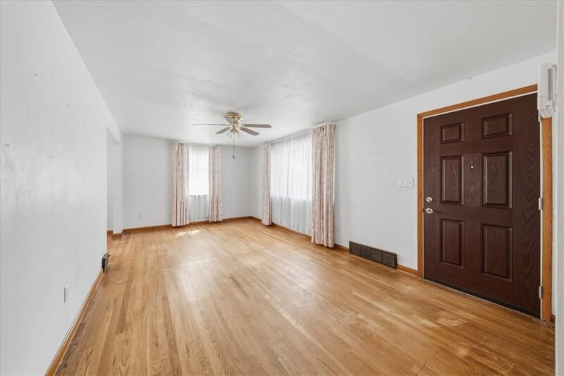 9428 Saratoga Dr — photo 3