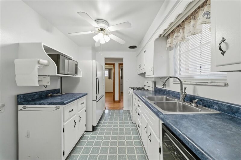 9428 Saratoga Dr — photo 8