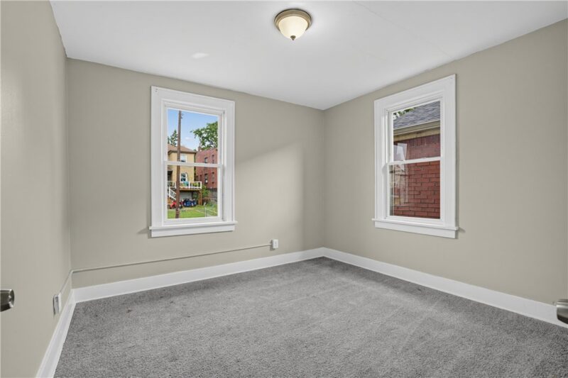 535 Collins Ave — photo 6