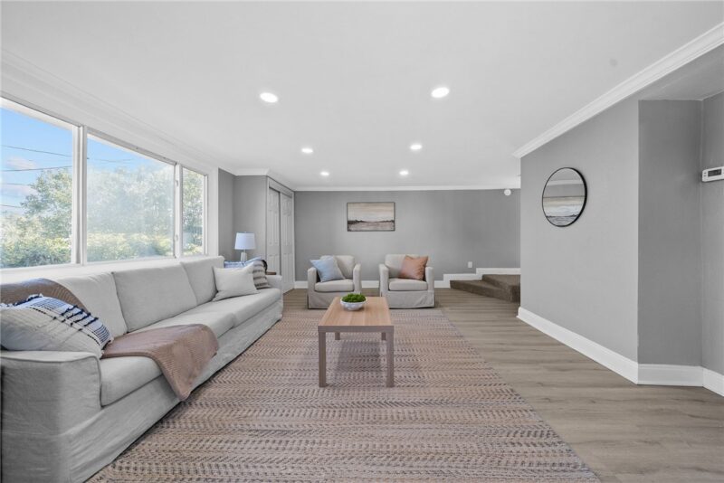 1600 Ballinger St — photo 3