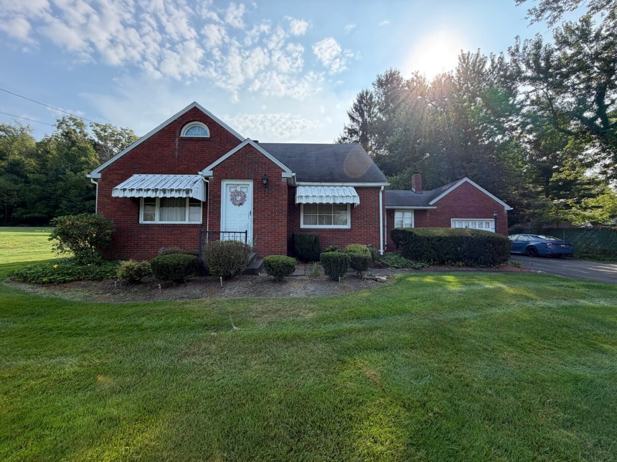 1439 Maple Drive — photo 1