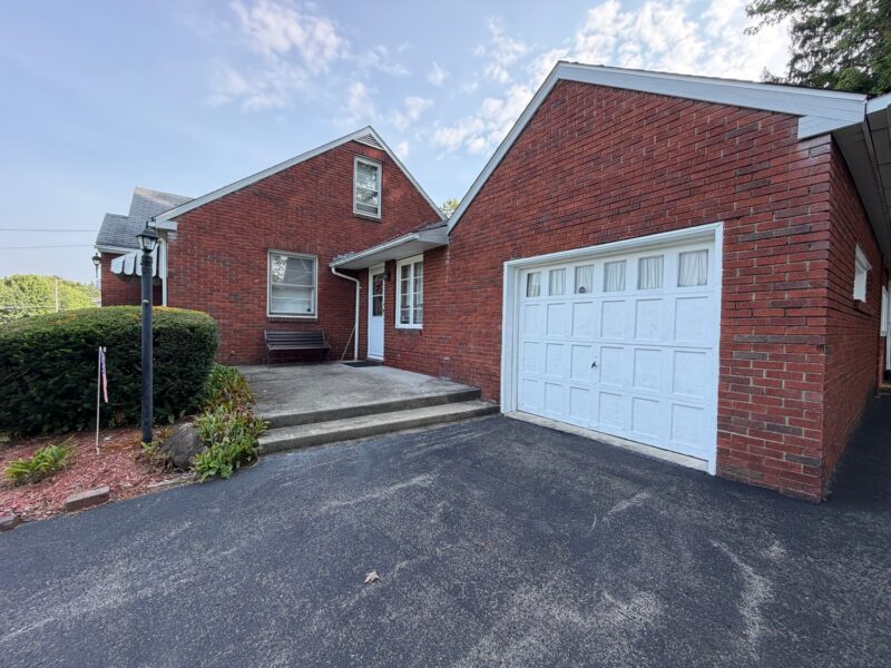 1439 Maple Drive — photo 3