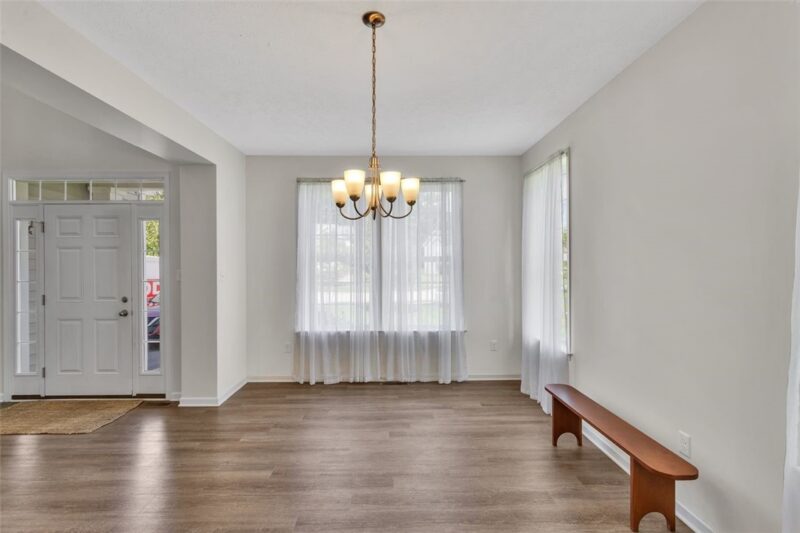 112 Foxtail Ct — photo 4