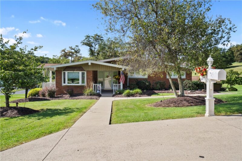442 California Dr — photo 2