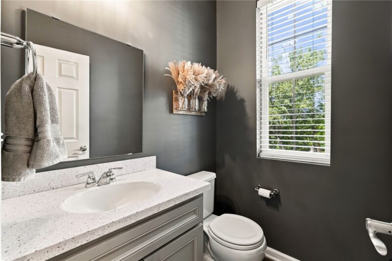 540 Blackstone St — photo 7