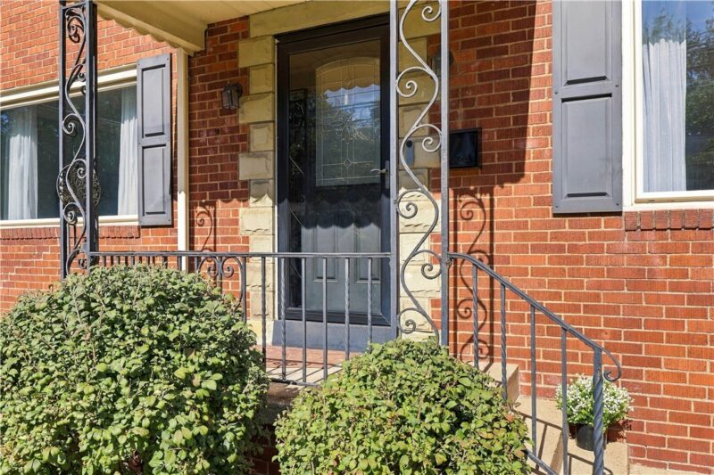 809 Vermont Ave — photo 2