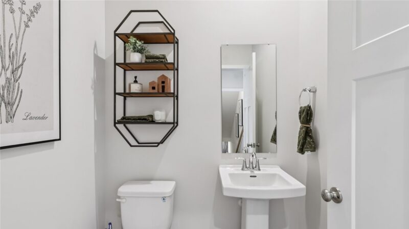 100 Victoria Drive — photo 4