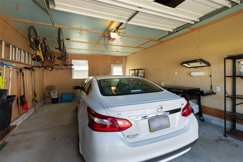 611 W Gibson Ave — photo 4