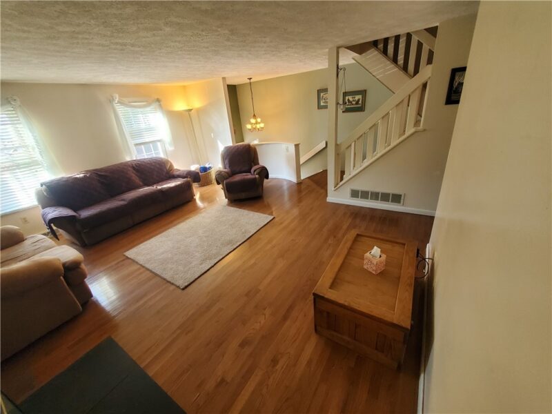 2635 Hunters Point Dr — photo 3