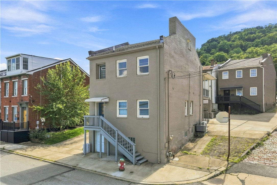 500 Bingham St — photo 1