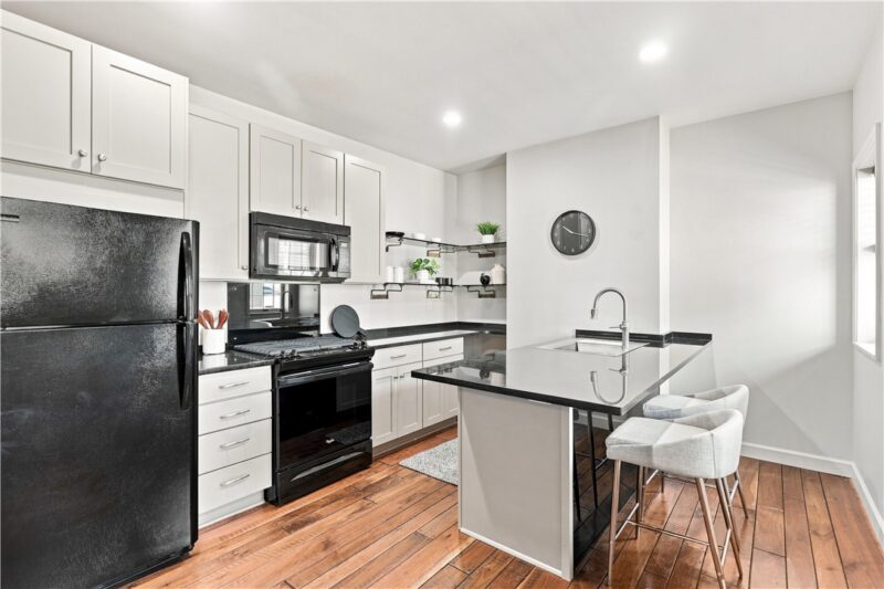500 Bingham St — photo 4