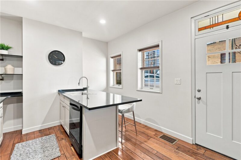 500 Bingham St — photo 5