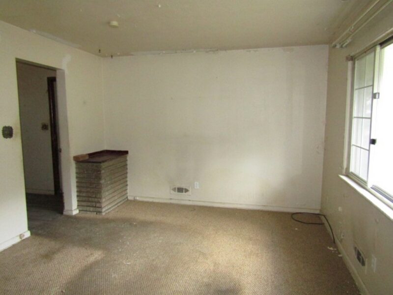 2115 Laketon Rd — photo 6