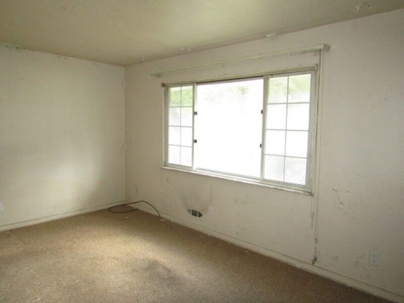 2115 Laketon Rd — photo 7