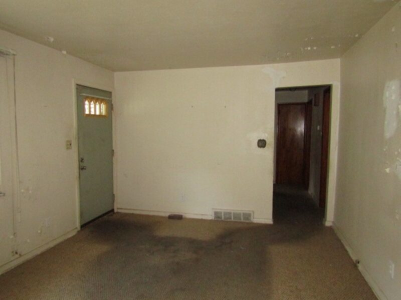 2115 Laketon Rd — photo 8