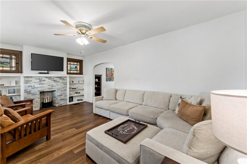 2689 Crosby Ave — photo 4