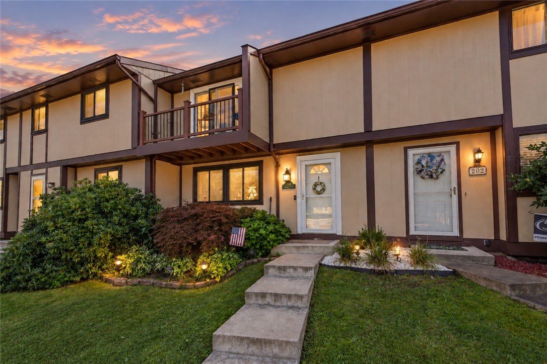 203 Walden Way — photo 1