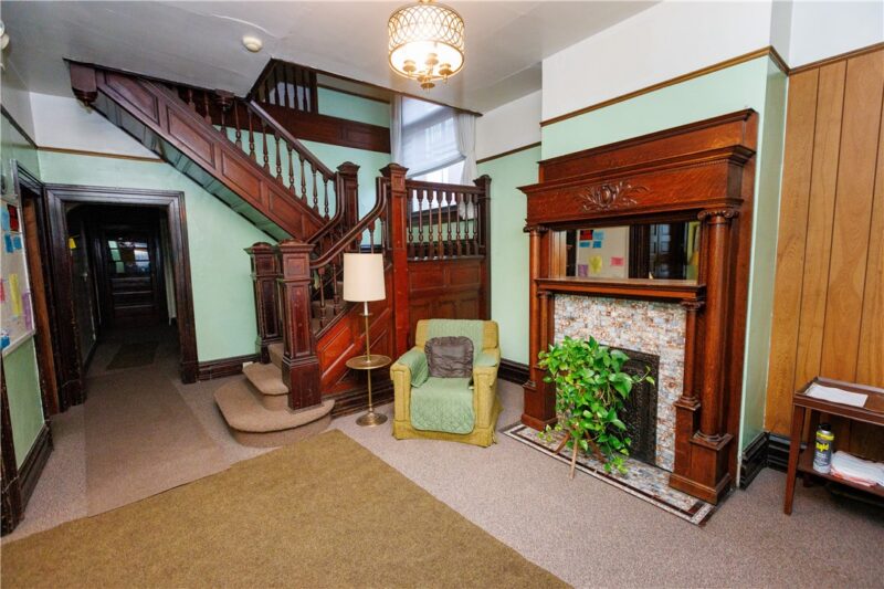 250 Green St — photo 8