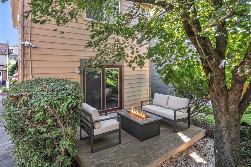 155 Hallock St — photo 4