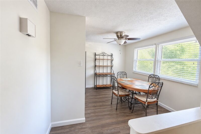3105 Laurel Ridge Cir — photo 2