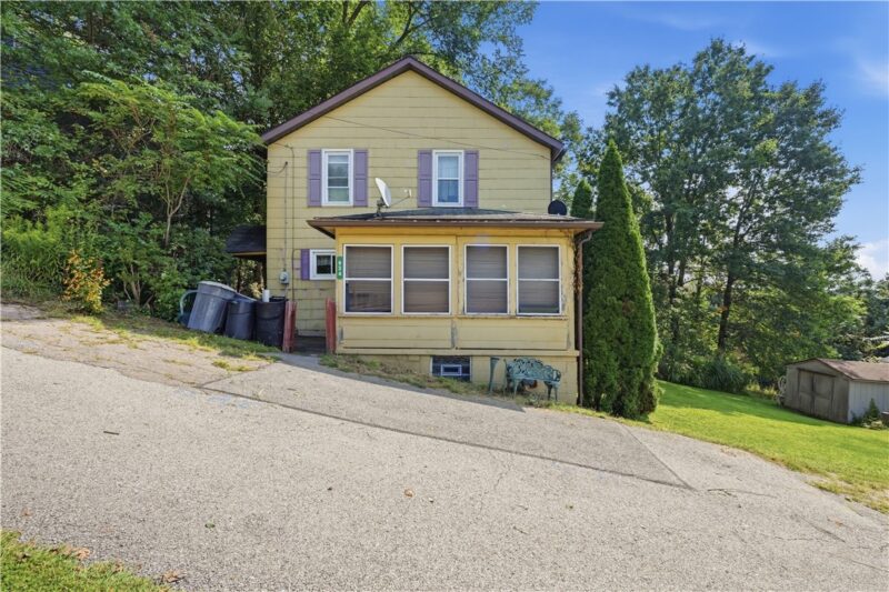 624 Spang Ave — photo 2