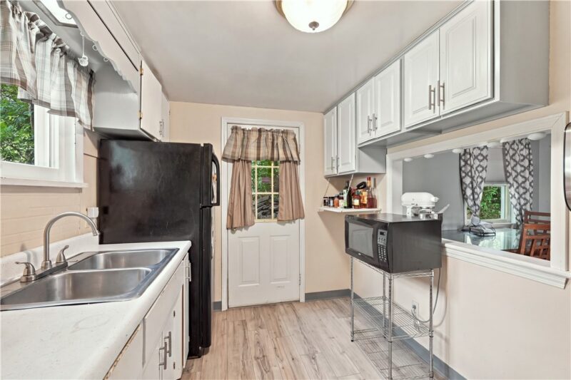 624 Spang Ave — photo 8