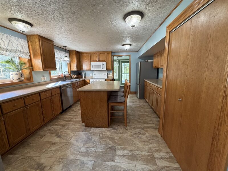 519 Pulaski Rd — photo 4