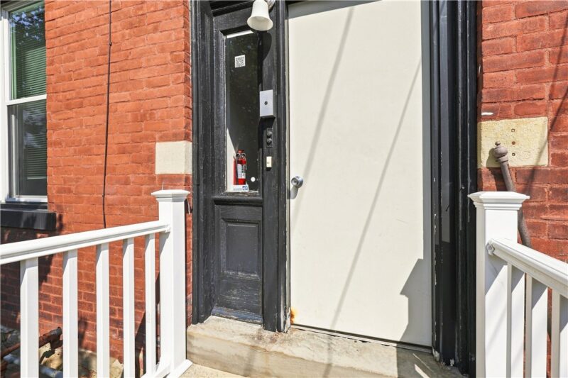 539 S Graham St — photo 2