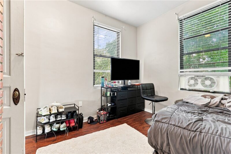 539 S Graham St — photo 8